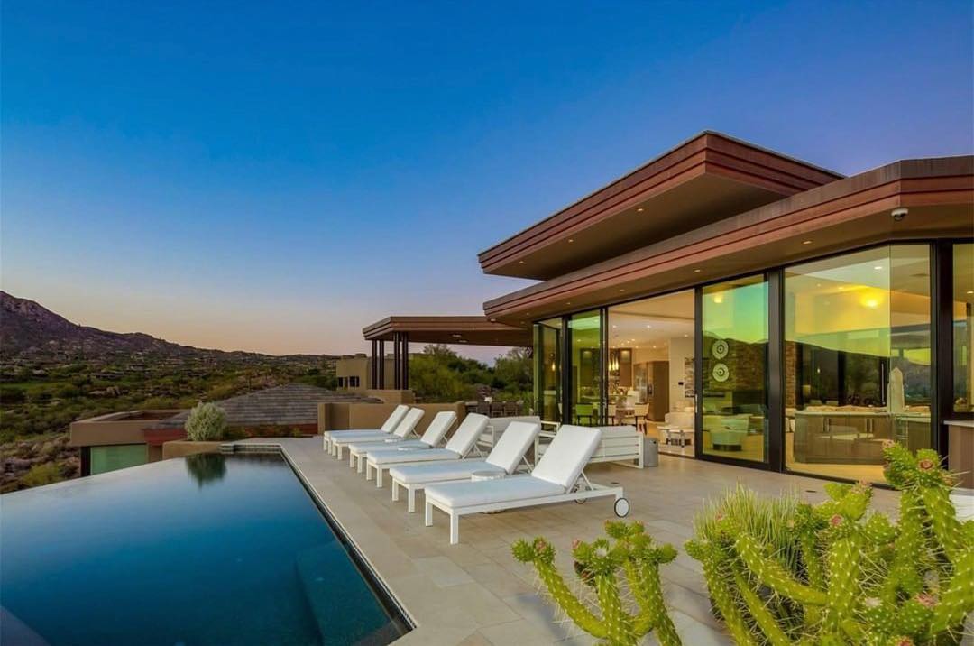 ONESIR's tweet photo. #WeAreONE A modern and timeless desert oasis in Scottsdale, Arizona. | Listed by Russ Lyon SIR #InspiredByONE https://t.co/SS0OewzPA8