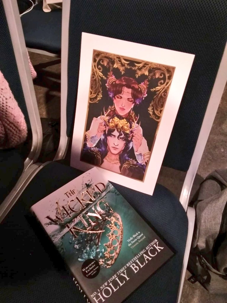 readinparty's tweet photo. We're here! So excited for the event to start! 

Also, we've got event swag! 

@cassieclare @hollyblack #readinparty https://t.co/sfbKllT9Tq