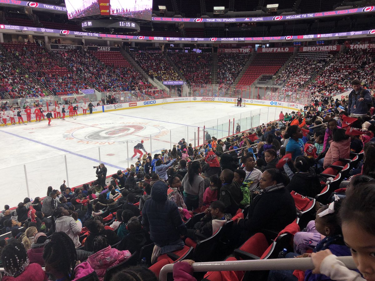 Mrs_Wells2's tweet photo. #Readvolution #Coolschoolfieldtrip https://t.co/2rVnL7ETVa