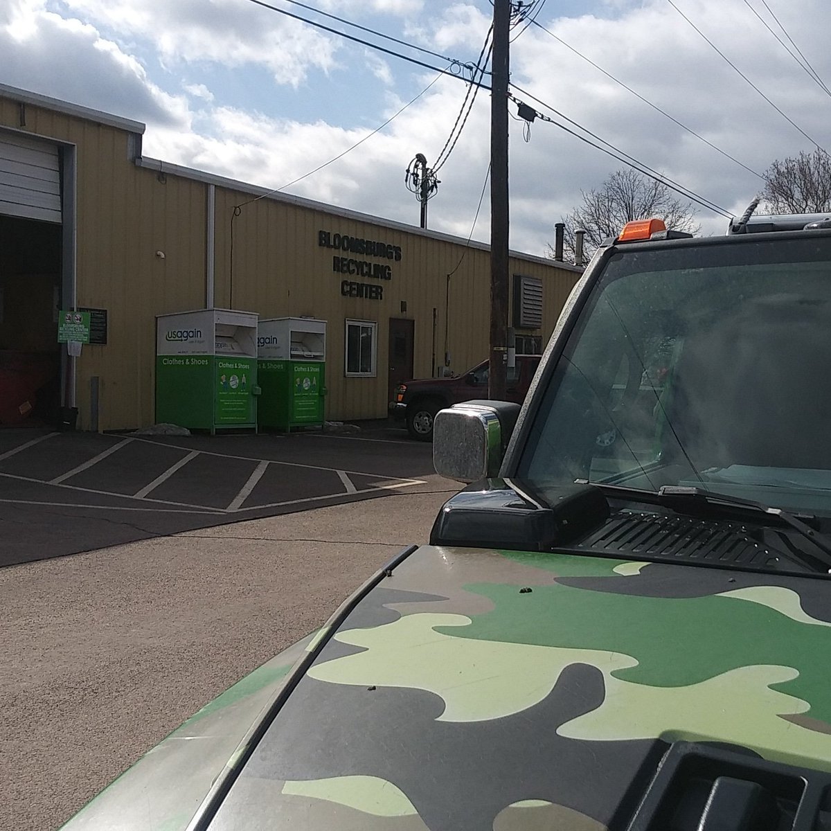 JdogBerwick's tweet photo. After separating the trash from recyclables we're stopping at Bloomsburg recycling center to drop off the recyclables. Doing what we can to keep the landfills clear of items that don't belong. #recycling #844getjdog https://t.co/TMD9HSfBbj