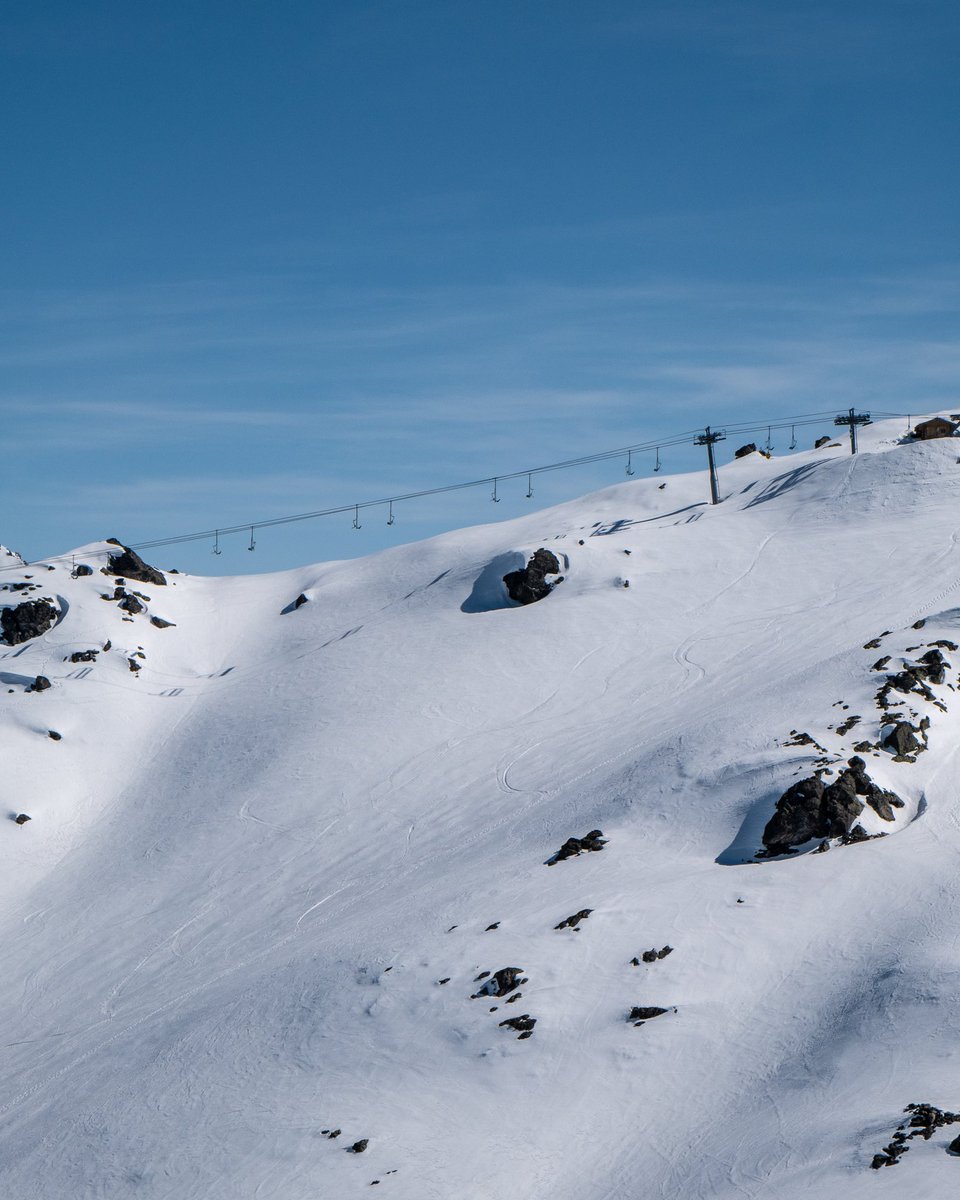 The sun continues in Meribel! Spring skiing anyone? #ski #skiing #meribel