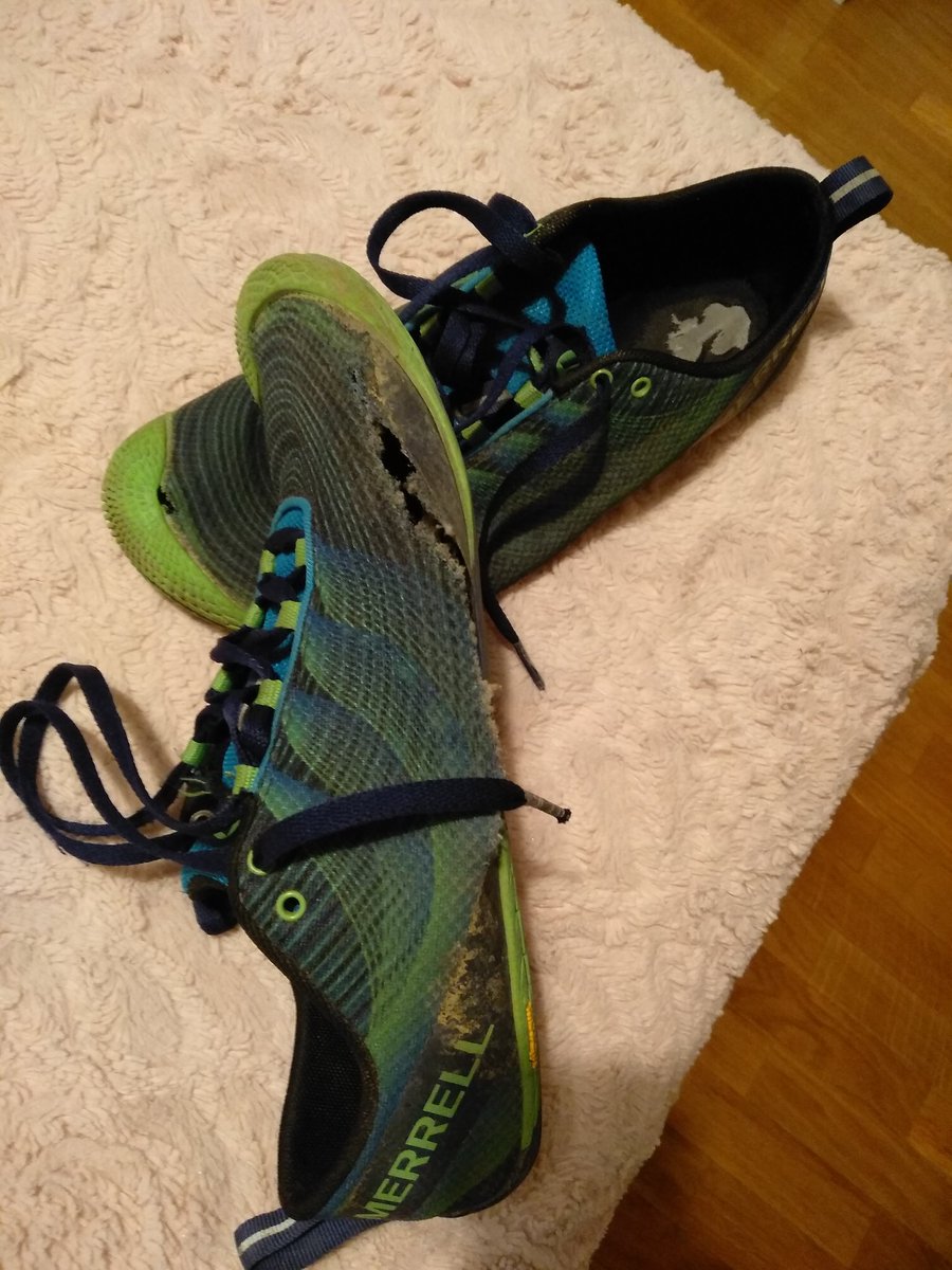 igonzalezvelasc's tweet image. Bueno, creo que a estas #merrel se le acabaron los kms,  relación calidad / precio pésima, no se si ya han resuelto el defecto que tiene, pero salvo una considerable bajada de precio no vuelvo a comprar esta marca