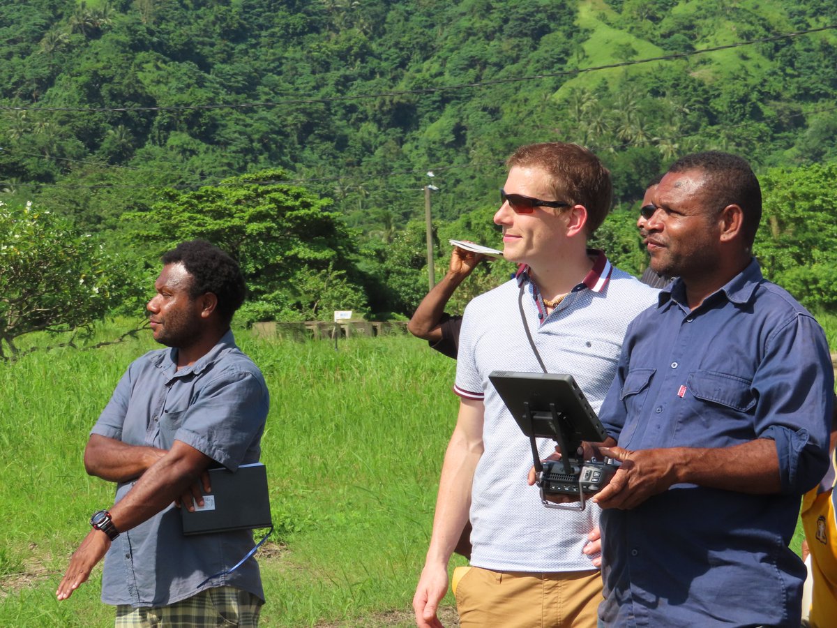 First time at the controls! Observers from the Rabaul Volcanological Observatory are getting in some air time at our #GCRF drone training workshop. Building confidence slowly with tasks of increasing complexity, combined with classroom theory sessions <a href="/EarthSciCam/">Cambridge Earth Sciences</a> <a href="/UOBFlightLab/">BristolFlightLab</a>