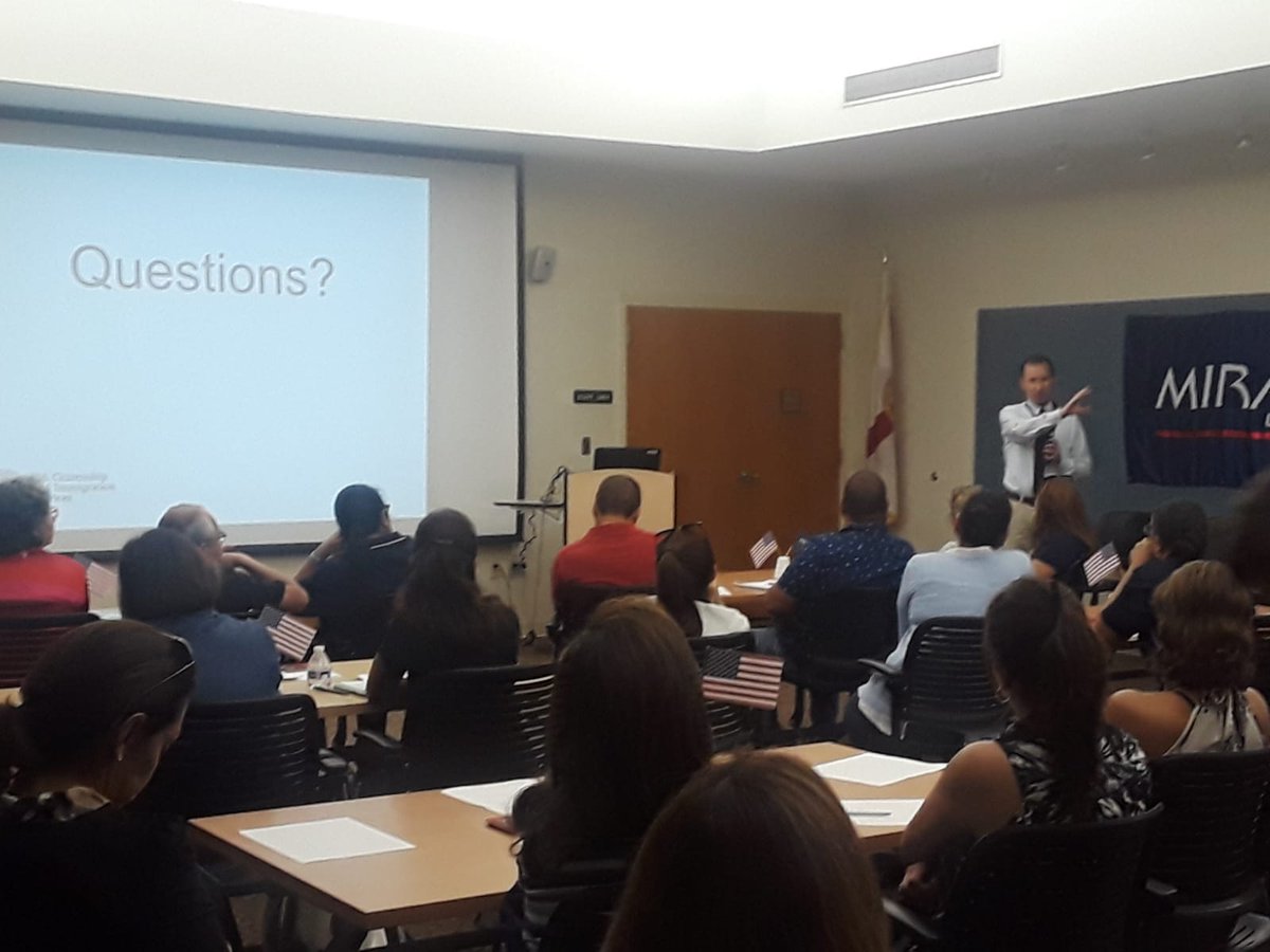 MIRAUSAOficial's tweet photo. El pasado sábado 23 de febrero se realizó el taller "Pierda el miedo al  examen de la ciudadania" en Palm Beach county. El taller contó con la presencia de un oficial de inmigración quien respondió satisfactoriamente todas las preguntas de los asistentes.
#AyudarNosMueve #WPB https://t.co/TZqXvO4dQv