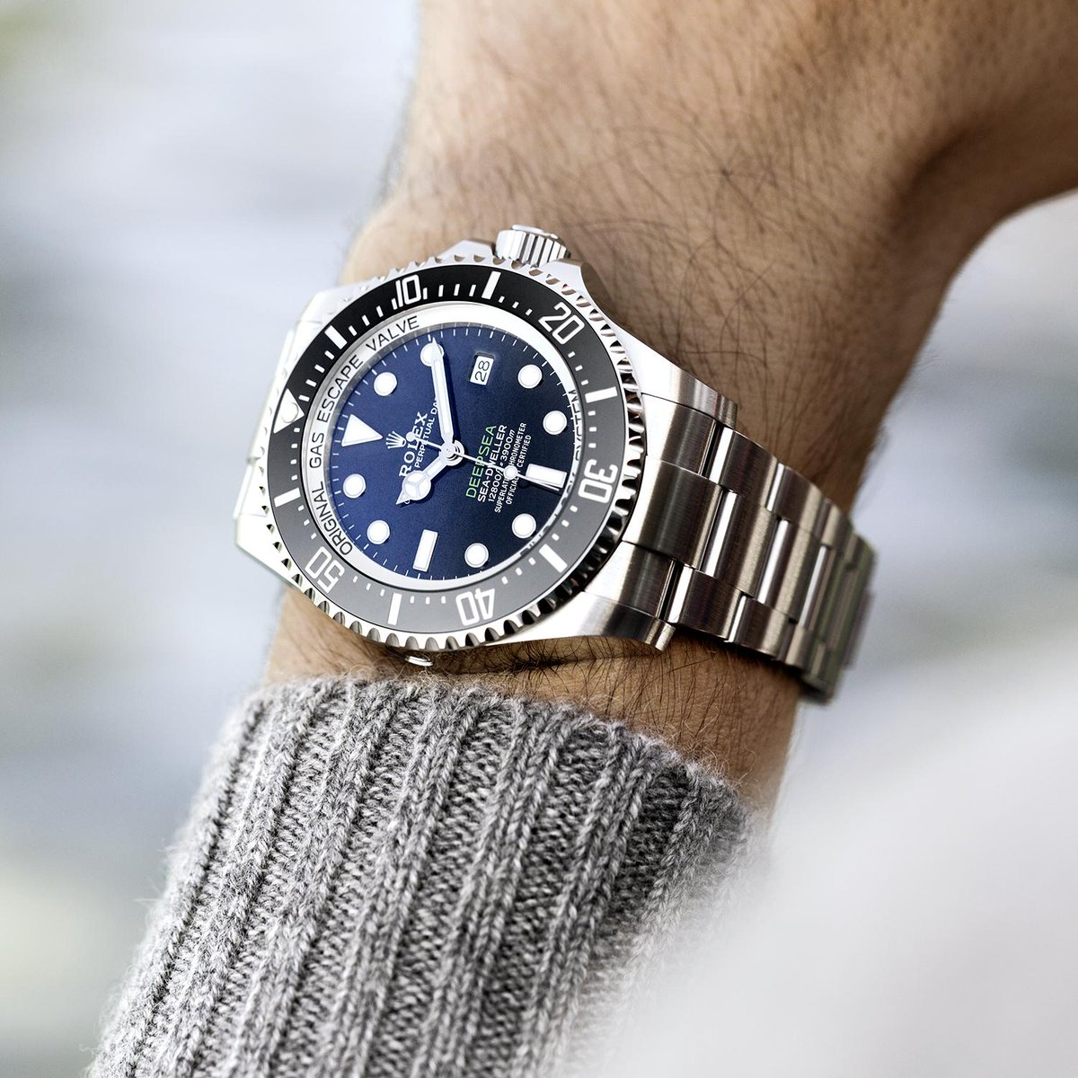 Rolex sea dweller wrist shot hotsell