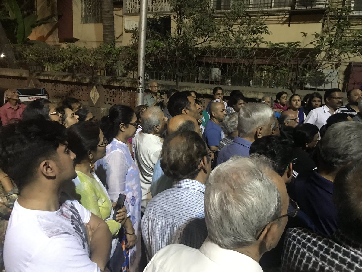 Large number of #Parlekars turned up for a meeting called to share an update on Funnel Zone Redevelopment issue. Abt 6,00,000 mumbaikars are affected by this from various suburbs. Citizens are hoping for an early resolution. <a href="/CMOMaharashtra/">CMO Maharashtra</a> <a href="/parag_alavani/">parag alavani</a> <a href="/ShelarAshish/">Adv. Ashish Shelar - ॲड. आशिष शेलार</a>
