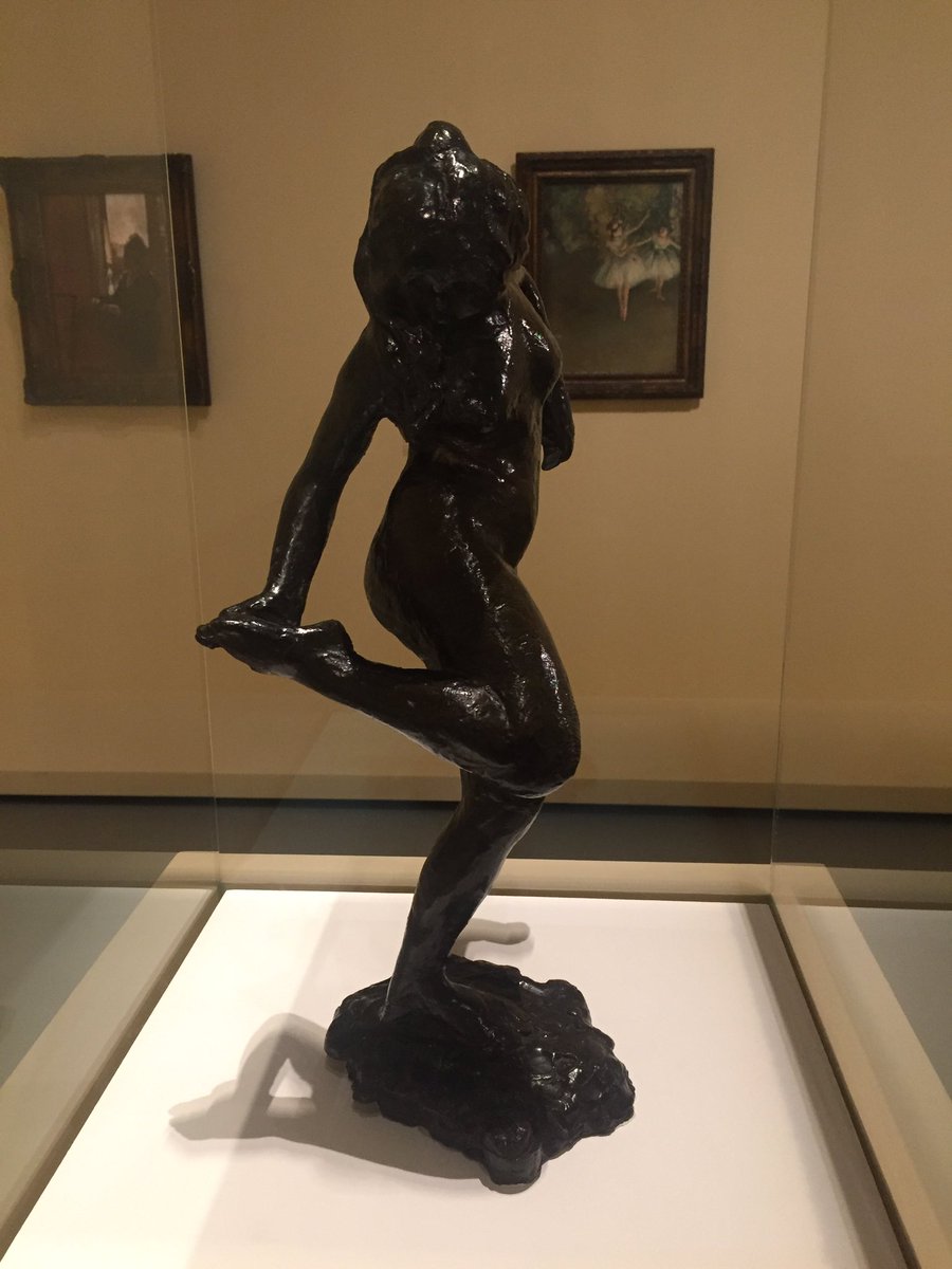 noemie_roussel's tweet photo. Visite de l’expo #CourtauldFLV en mode #EmptyFLV @FondationLV avec un très joli 1er espace consacré à Manet, Monet, Degas, Seurat et bien d’autres ! https://t.co/tuIS4dRDEq