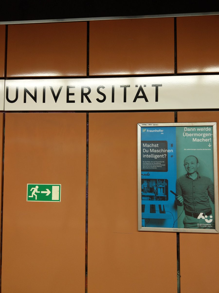 PFF_thatsme's tweet photo. Mein Kollege Viktor hängt in der S-Bahn. Er ist ein #Übermorgenmacher @Fraunhofer_IPA , hat ein Messsystem für Hauteigenschaften und eine personalisierte Hautcreme entwickelt + sich mit #SkinMade selbständig gemacht. Cool. #PersonalisedCare , #KI basierter #Creme Automat https://t.co/RTuGrGl8JS
