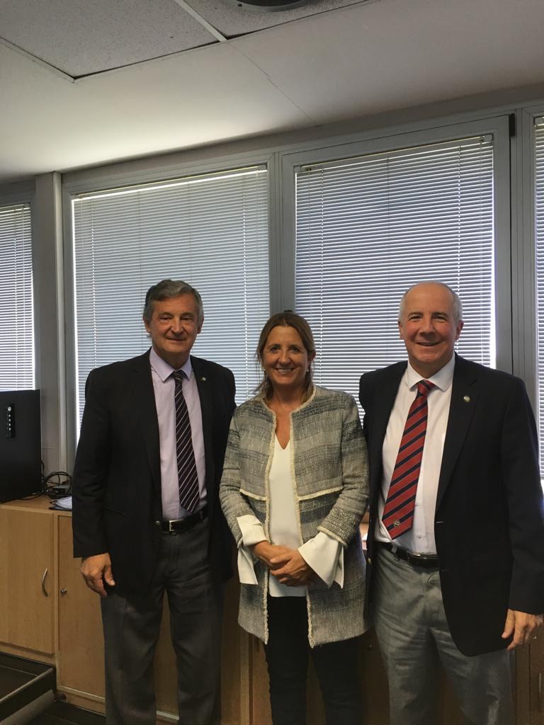 ClauNaj's tweet photo. Impecable el trabajo de la UNCuyo educando a personas en contexto de encierro. Declaramos el #PEUCE de interés de la Cámara de @DiputadosAR y hoy entregué a su rector, @ingdanielpizzi y vice rector, @JBaronUNCu la resolución. La UNCuyo es un orgullo de Mendoza. https://t.co/P4bMRmFUwW