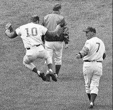 Happy Birthday to Ron Santo! Miss the combination of him and Huges on the radio every day. 
