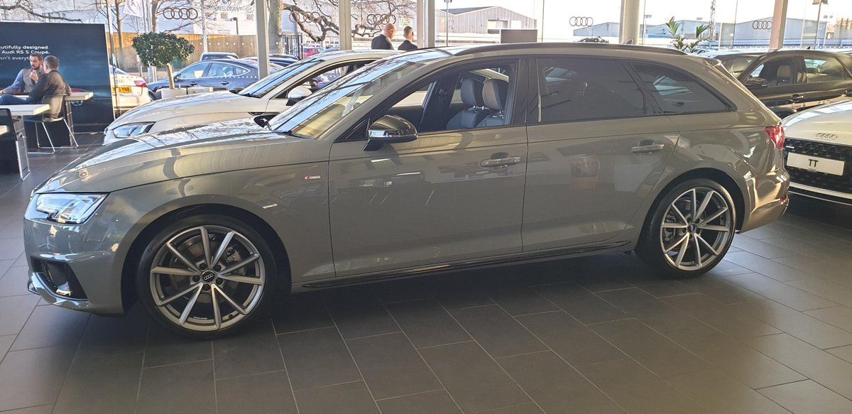 UChoosecontract's tweet photo. This brilliant #AudiA4 Avant bathed in sunshine will improve your #MondayMood! Keep your eyes peeled for more super Audi offers coming soon! If you can't wait, give our team a call now on 01270 848989 or follow the link now to check out our Audi deals!  https://t.co/lubyLQ059V https://t.co/FFursoFzf4