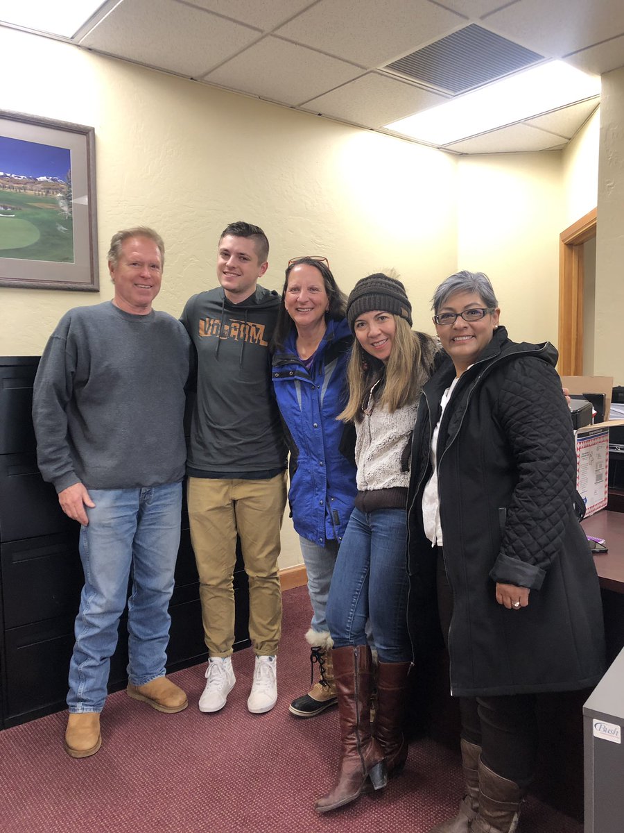 Holy Cross Ministries tweet media