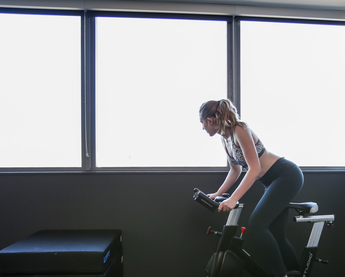 TheEmersonApt's tweet photo. Keeping an eye on your #fitness goals is easy with a cutting-edge #workout center right under your roof. #musthavemonday https://t.co/okZAW3yEbN