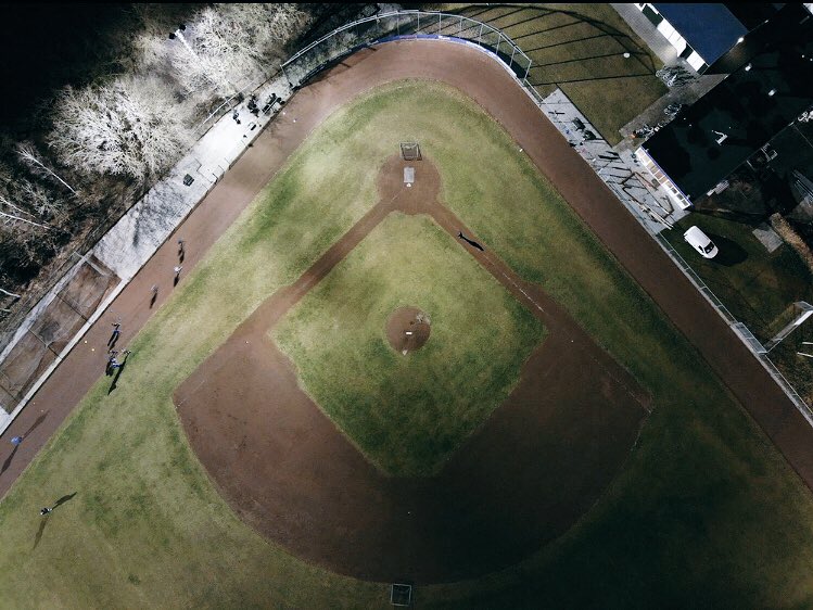 hsvRoyals's tweet photo. Het honkbalseizoen gaat weer bijna beginnen, tijd om te ontwaken..  #baseballseason #hsvroyals #baseball #honkbal https://t.co/zCLJHjBZAU