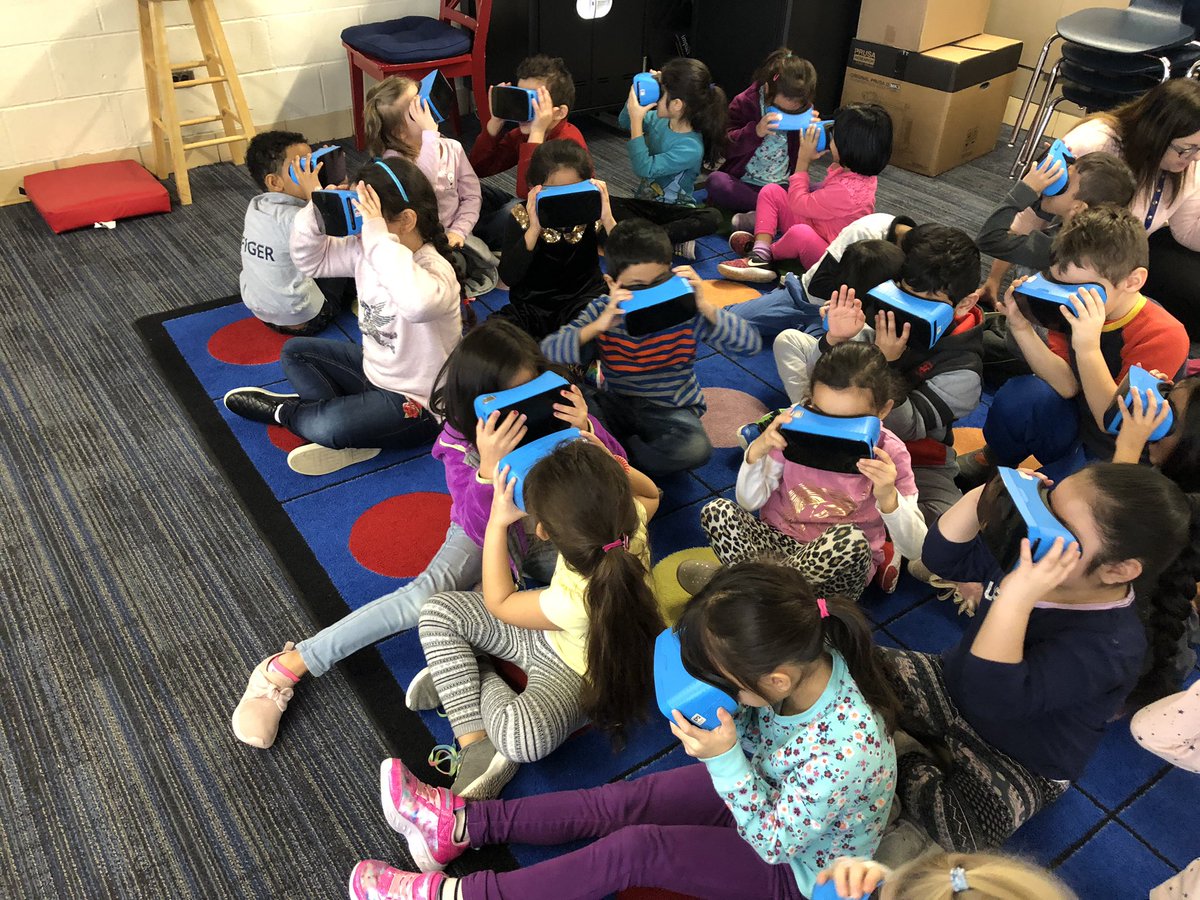 SclassroomMrb's tweet photo. Morning kindergarteners experiencing VR for the first time. Visiting sea creatures in the Galápagos Islands. #Melzermoments @LisaEvans444 https://t.co/1ZQQMKzRoj