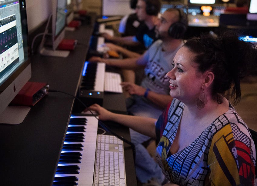NI_News's tweet photo. #UK: Brush up on your #musicproduction skills at a #free Native Meetup near you this March. Find out more: https://t.co/cTlrkiH9l1 ๐น #NativeMeetup #Education #Community #MusicTech #Komplete #Maschine https://t.co/I317ydkEIO