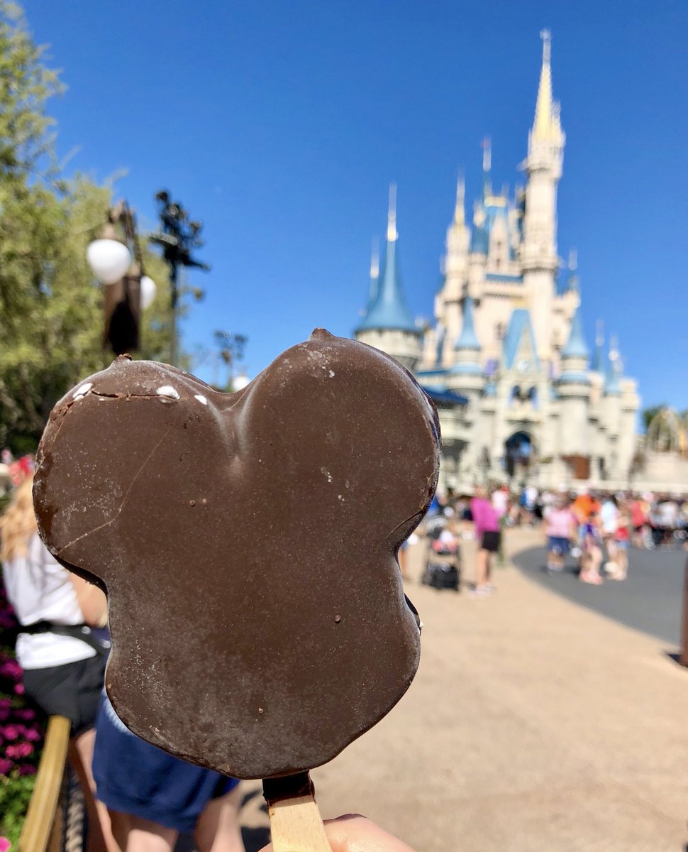 Emjay1028's tweet photo. #MedalMonday #runDisney edition! #PrincessHalf weekend is over & I’m already dreaming about when I can do this again. Back to reality! #DisneyPrincess5k #Enchanted10k #DisneyPrincessHalfMarathon #Travel #Racecation #Vacation #FebruaryBreak #Florida #WaltDisneyWorld #WDW #Orlando https://t.co/N8fVdbypGY