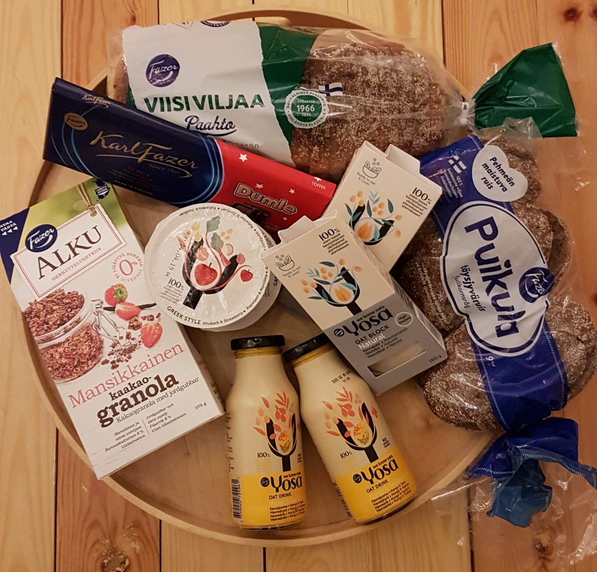 Kun sanoo #meidänfazer niin monelle tulee ensimmäisenä edelleen mieleen herkut. Ruokaostoksilla itsellekin konkretisoitui, miten paljon erilaisia ja hyväätekeviä arjen ratkaisuja kaupan hyllyiltä nykyään löytyy. Ennakkoluuloton Karl olisi ylpeä #ratkaisujaruuasta #northernmagic