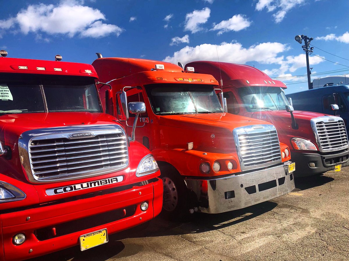 Ontimenj's tweet photo. A world without truckers is a reality you donβt want to live in! π
β’
β’
#trucks #truckdriver #trucking #truckerdaily #truckdaily #trucks #logistics #transportation #newark #newarknj #port #container #18wheeler #tractortrailer #chasis #truckdriver #driver #safety #mission https://t.co/EJpHGIEKSA
