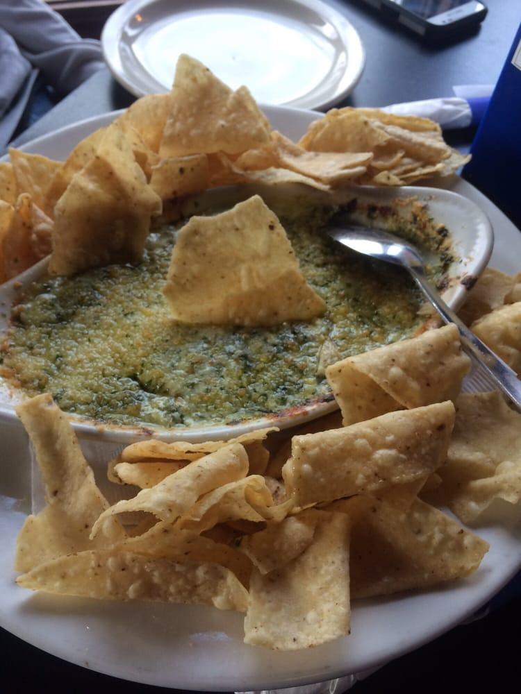 DDBarAndGrill's tweet photo. I hate MONDAYS but I love our Ambassador Bridge Dip! 
.
.
.
#MtClemensMI #Events https://t.co/uTmr56AT1h