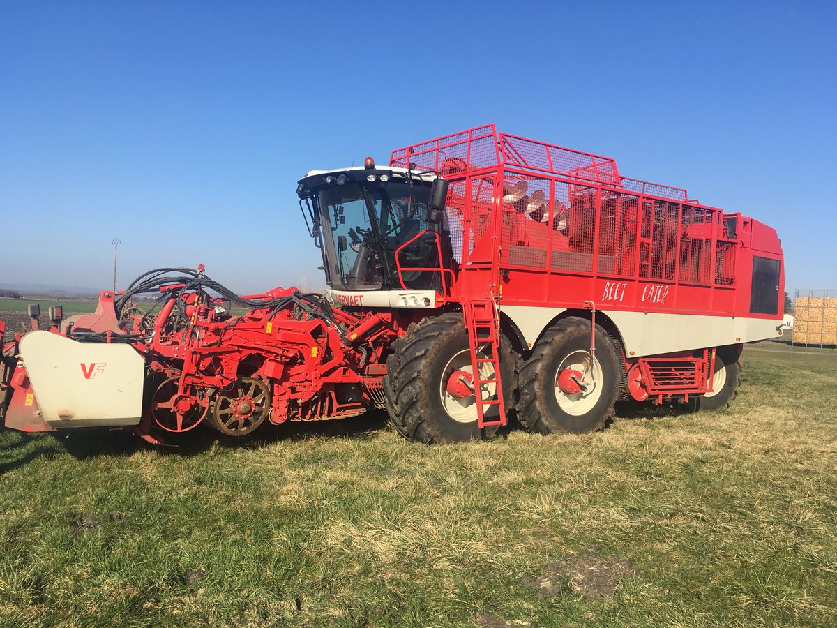 BNourissonpro's tweet photo. Le #télégonflage se développe ! Il est de plus en plus courant dans les exploitations #agricoles. La preuve avec cette Vervaet remise à neuve et équipée des derniers IF800/70 R38 CFO+ Cerexbib 2 @MichelinAgriFR et ce T.8 @NewHollandAG en #Axiobib https://t.co/lQ0jJRL1LA