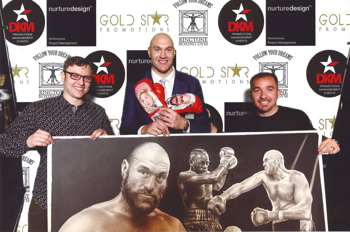 jonarton's tweet photo. Got to meet the one and only @Tyson_Fury last night. He signed my huge drawing which sold for charity. Gifted him a couple of gloves I hand painted with him and his wife on @parisfury1  #boxing #britishboxing https://t.co/4CH0jXAhZP