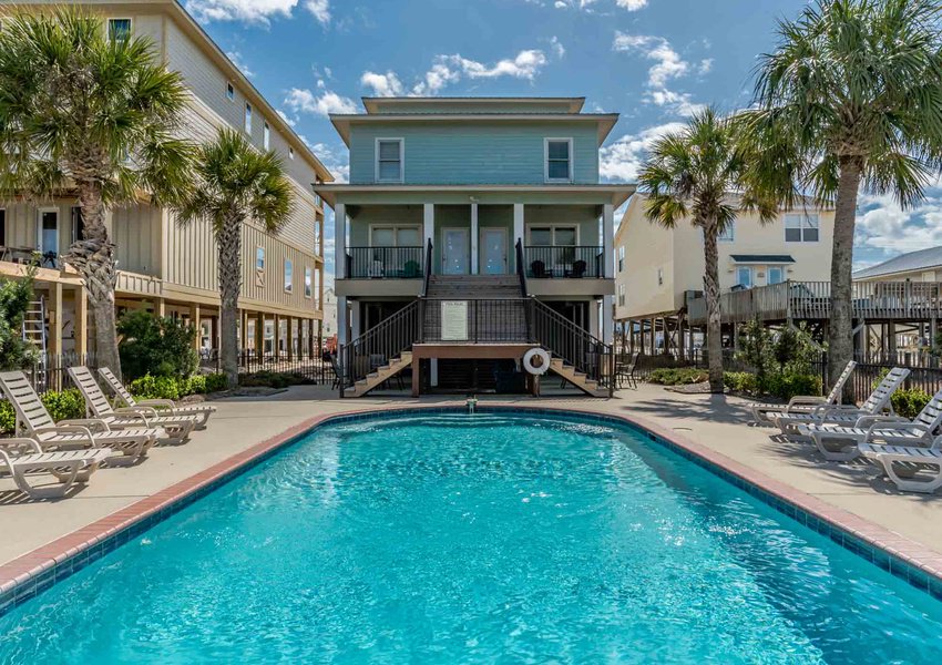 GoSouthern's tweet photo. Wait no longer to plan your #SpringBreak ποΈ #BeachGetaway. #Save10% on select properties such as #BeachDunes, #SouthernSecret, #Arborgate, #EmeraldPalace, #GrandeVilla, #SeasideBliss, #OceanBreeze30A, #CobiaCottage, & #CoastalRetreat! β‘οΈ https://t.co/BIOrrb3kp7 #MondayMotivation https://t.co/7H1AZ5ezSy