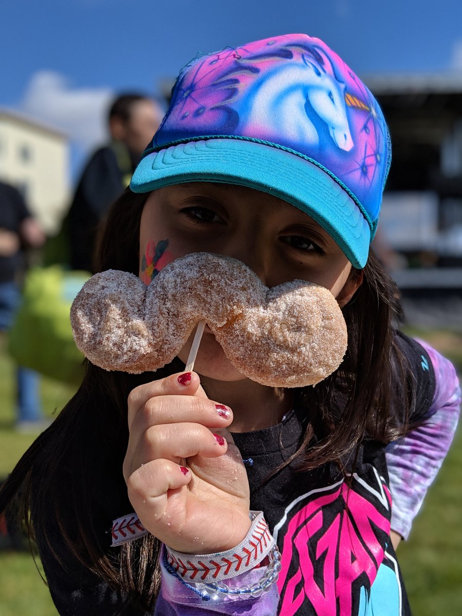 Look how cute these pretzels are. We found @mustachepretzels at the @phxveganfest this past weekend. They offer a vegan pretzel with vegan butter and a cinnamon sugar option. Both adorable and delicious.😋
#VeganFestival #VeganFoodLover #Vegan #Veganfoodie  #WhatVegansEat