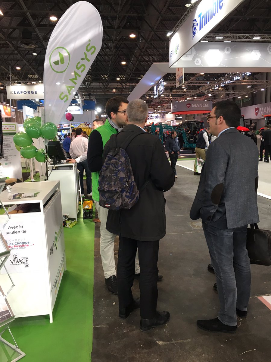 champspossible's tweet photo. Retour en images sur le #jour2 de nos #Startups au SIMA Paris. #échanges #démonstrations #innovation #business. 
Prêts pour le #jour3 🥳?
Cc @agricommunityFR @Agrisolution1 @sima_paris @FarmViz @tiptappro @aptimiz @SamsysFr @FermeDigitale https://t.co/fSQ04Dn6Dx