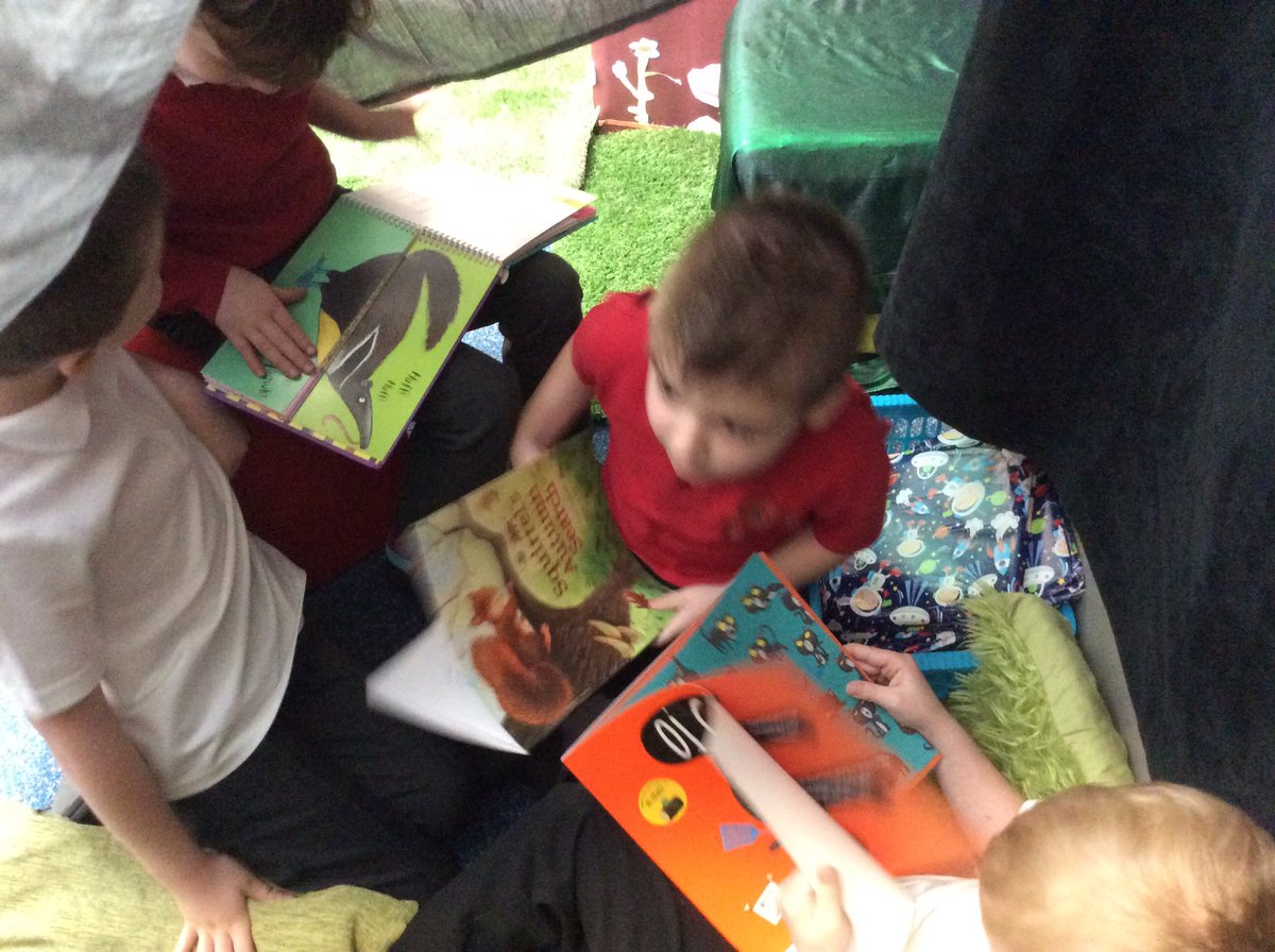 TheEllisY5's tweet image. Enjoying reading lots of books about animals in our bear cave. #caughtreading #lovebooks #readingcave