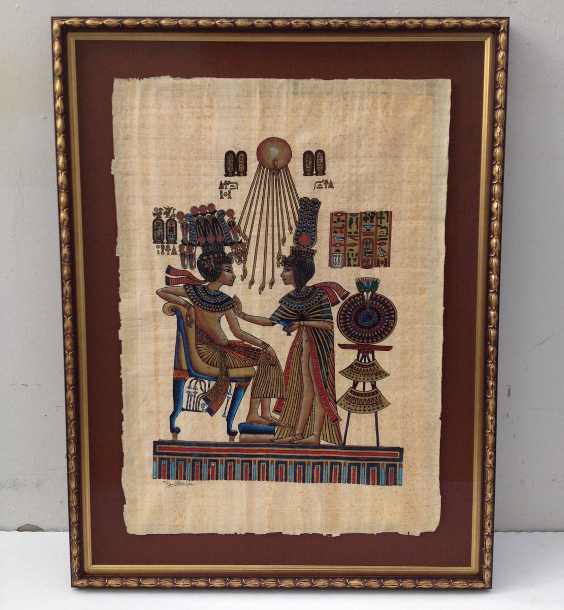 AFrameofArt's tweet image. For this Egyptian-themed parchment, the customer wanted the edges to show. Instead of using a traditional #matdesign, we floated the art above a fabric-covered mat, then built up the frame's side so the glass wouldn't touch the piece.

#pictureframing #customframingsolutions