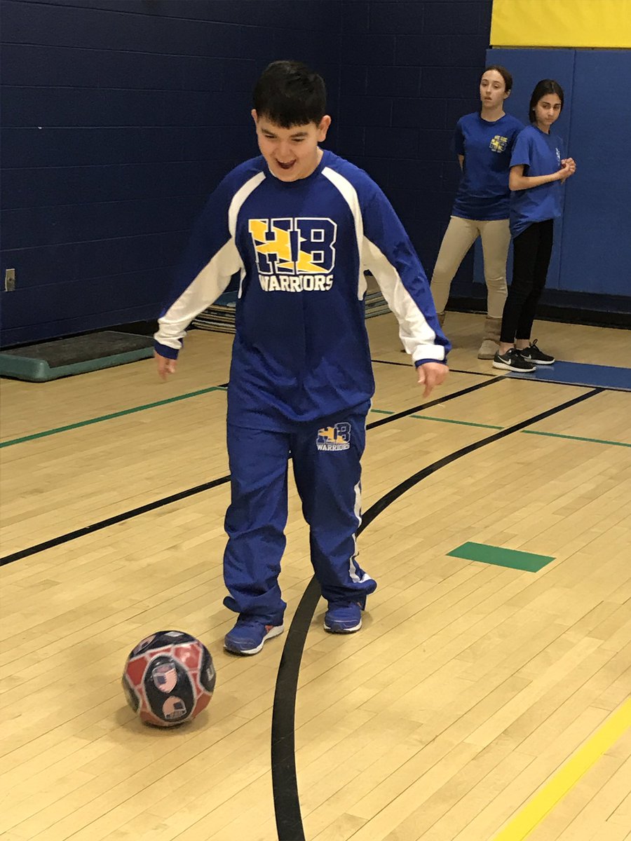 HBBestBuddies's tweet photo. Helping Hands... working on our soccer skills and smiling skills! 😊 https://t.co/pGss9L2Wcj