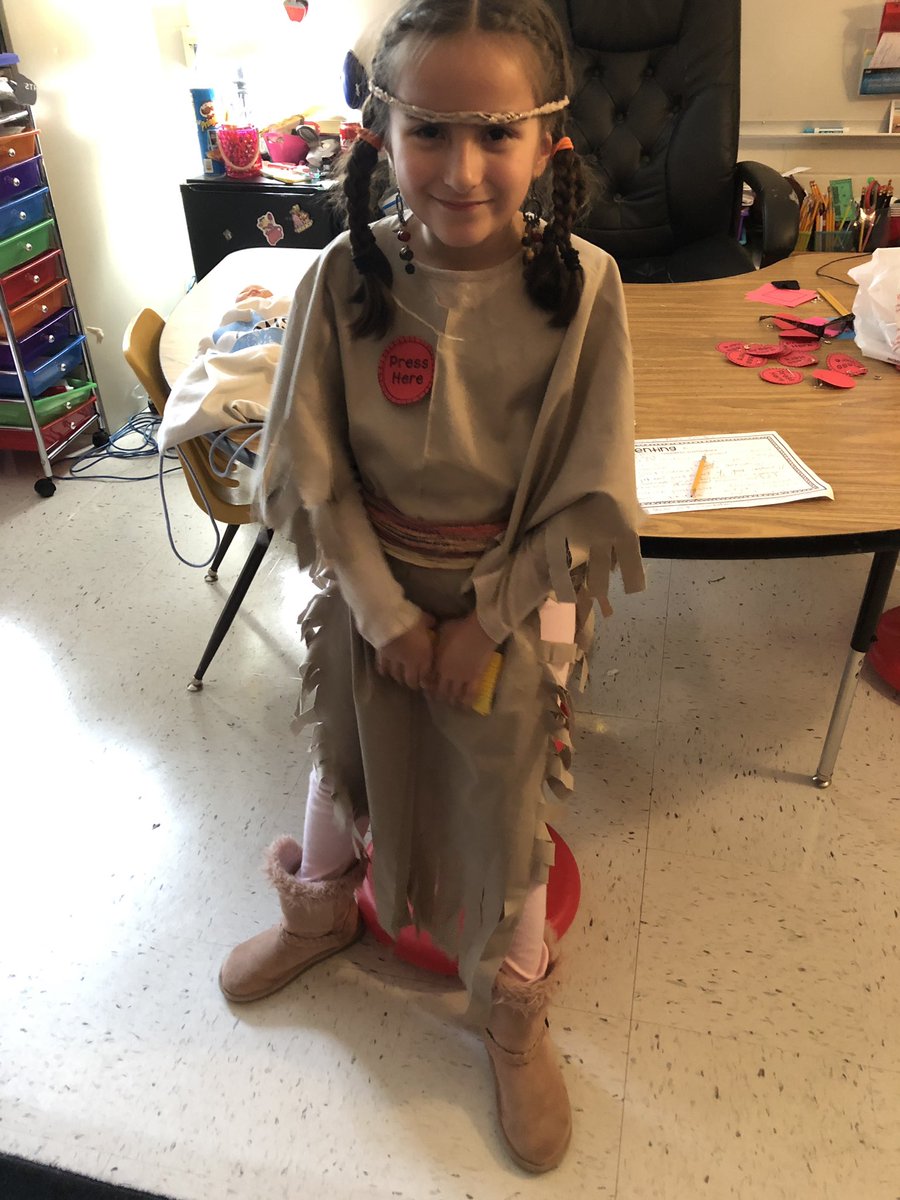AndreaYenrick's tweet photo. Our 2nd grade Mustangs created a Living Museum! They presented interesting facts about some very inspiring people! Way to go students and teachers!! #itsbetteratMedlock @Riosmbes2 @BarnesMBES2 @KimHall36 @davismbes2 @MBESprincipal @Dr_iParham @mbescst https://t.co/VUTc0f8xtr