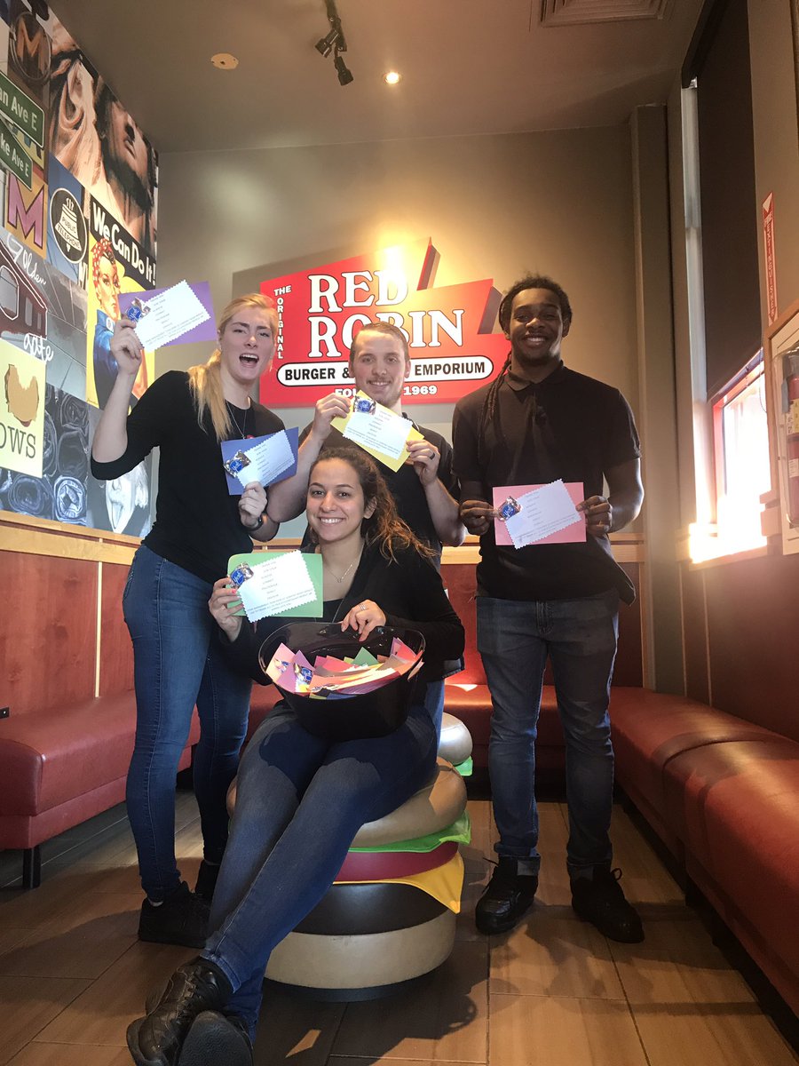 RedAirport's tweet photo. We love our appreciation presents!!! @Ashley_Class93 😘😘💕💕 @KristinMoyer1 @ConsenzaLVRG @DerekHutchinson @HRATYOURSERVICE #lvrgfunaf #TMappreciationweek https://t.co/V0shGwdr82