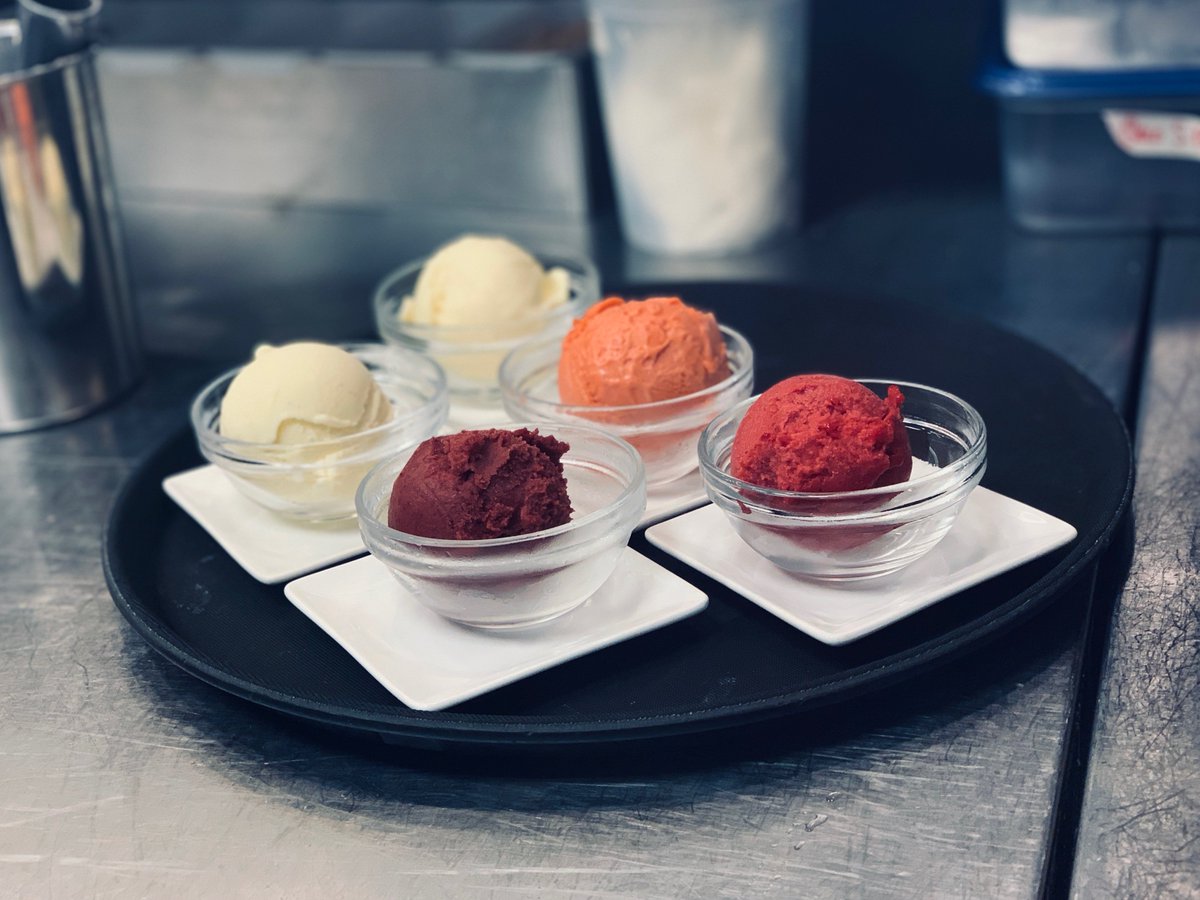 🍨Picking your Gelato and Sorbet flavors is always hard, but what's really easy is coming every Tuesday to @supportMFEE 🍦 !
.
.
.
.
#Sweetsavorysocial #Vanillamore #gelato #MontclairFundForEducationalExcellence #GivingTuesday #MontclairEats