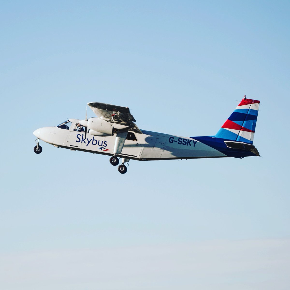 IOSTravel's tweet photo. Have you heard about our Fly + Sail service? Depart from Land’s End Airport by Skybus and return by Scillonian to Penzance and enjoy the best of both worlds.
https://t.co/y2eoQ0tMzb
#FlySail #FlyScilly #TravelScilly #Skybus #Scillonian https://t.co/tqtVyzbKQu