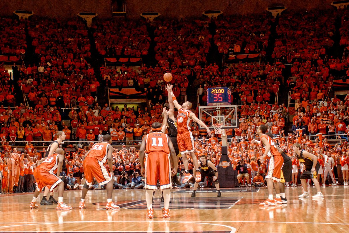 IlliniMBB's tweet image. On this date in 2006, the two winningest players in Illinois basketball  history played their final home game, a 71-59 win over Iowa.

1️⃣1️⃣4️⃣ wins
✊ @deebrown11 
✊ James Augustine

#Illini x #EveryDayGuys 🔶🔷
