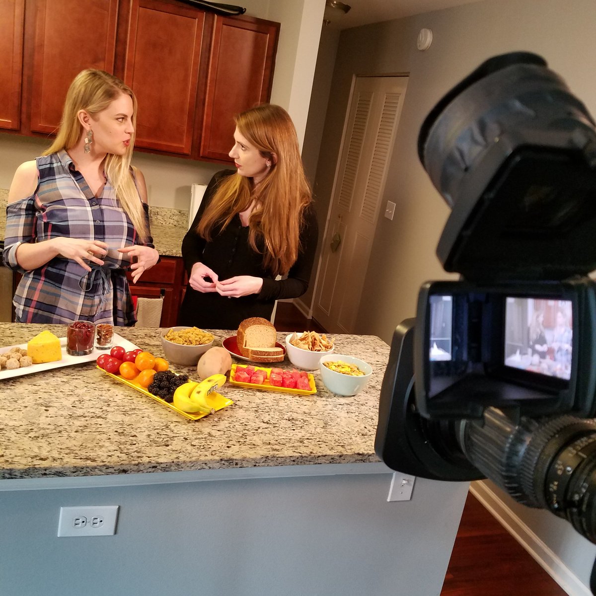 Learning about low glycemic eating with <a href="/balanced_babe/">Sarah Baker</a> today! Here's a look #BehindTheScenes as we bring you a new #HealthyEats! (And stay tuned for an amaaazing lasagna recipe!)