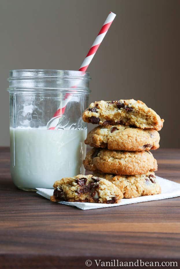 Traci@VanillaAndBean (@tracivandb) on Twitter photo Cookies never go out of season! >>> Coconut Macadamia Nut Chocolate Chip Cookies | via <a href="/TraciVandB/">Traci@VanillaAndBean</a> >>> Vanilla And Bean buff.ly/2NuqYgA Cookies never go out of season! >>> Coconut Macadamia Nut Chocolate Chip Cookies | via <a href="/TraciVandB/">Traci@VanillaAndBean</a> >>> Vanilla And Bean buff.ly/2NuqYgA