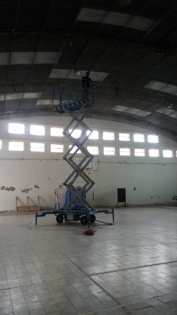 SansinenaSyD's tweet photo. Nuevas lámparas para el Gimnasio.   Iniciativa y trabajo conjunto de los planteles de voley femenino y maculino, grupo de telas de #Sansinena y miembros del CEF 46. ¡Felicitaciones! https://t.co/hhknZTJu84