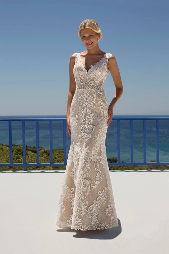 AmoreBrides's tweet photo. This gorgeous gown by @Marklesleybride is available in store in ivory, and is part of our Take Me Home Today range. Fitted, lace, sparkle and lightweight enough for a destination wedding too!! Call us on (0191) 5108838 for details.
#weddingdress #lacedress #bridetobe #amorebrides https://t.co/jbQEWJ3A1c