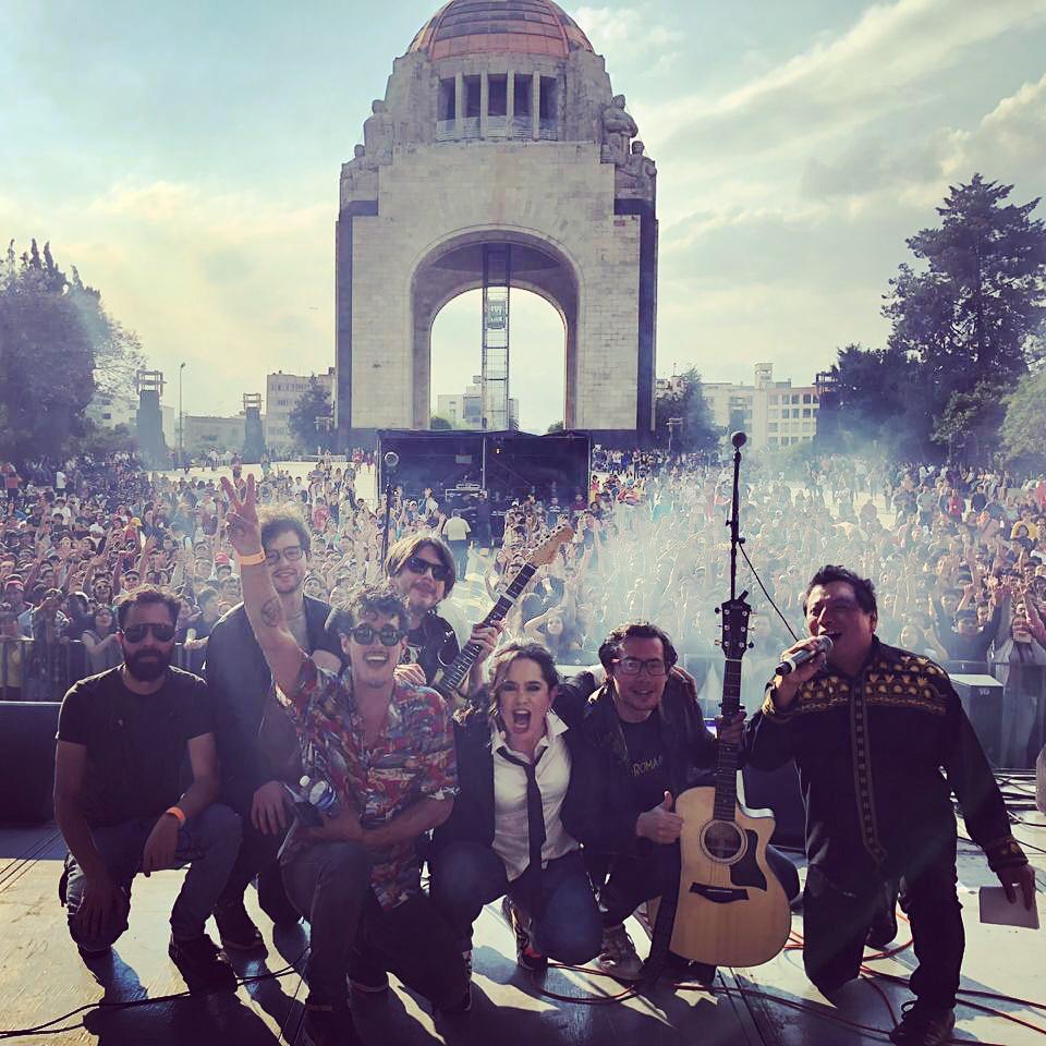 LEZband's tweet photo. ¡Muchas felicidades a @alfonsocuaron y a ROMA! Fue un placer poder ser parte del #ROMAFest y compartir escenario con @thelittlejesus @sonidogayonegro y @lasluzyfuerza. Gracias @YuririaSierra y @mardoniocarbalo! Y a toda la gente que nos fue a ver! La pasamos increíble. https://t.co/jfofSXMdGa