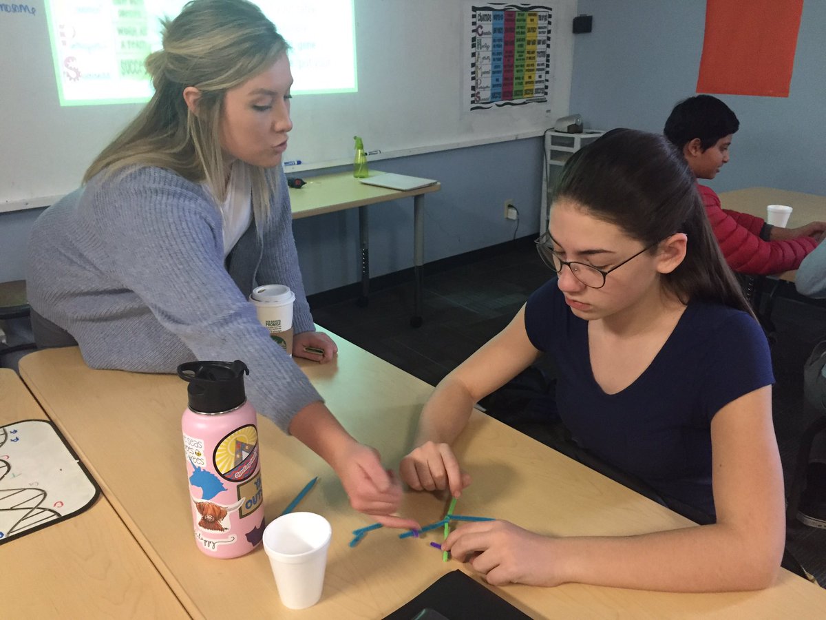 MetroECMS's tweet photo. @MetroECMS Evolutionary Biology students learn about DNA and genes with a twist. #DNA #Genes. #chromosomesrock  #itslit @MetroHS @MetroInTech https://t.co/ipZmM1Imh2