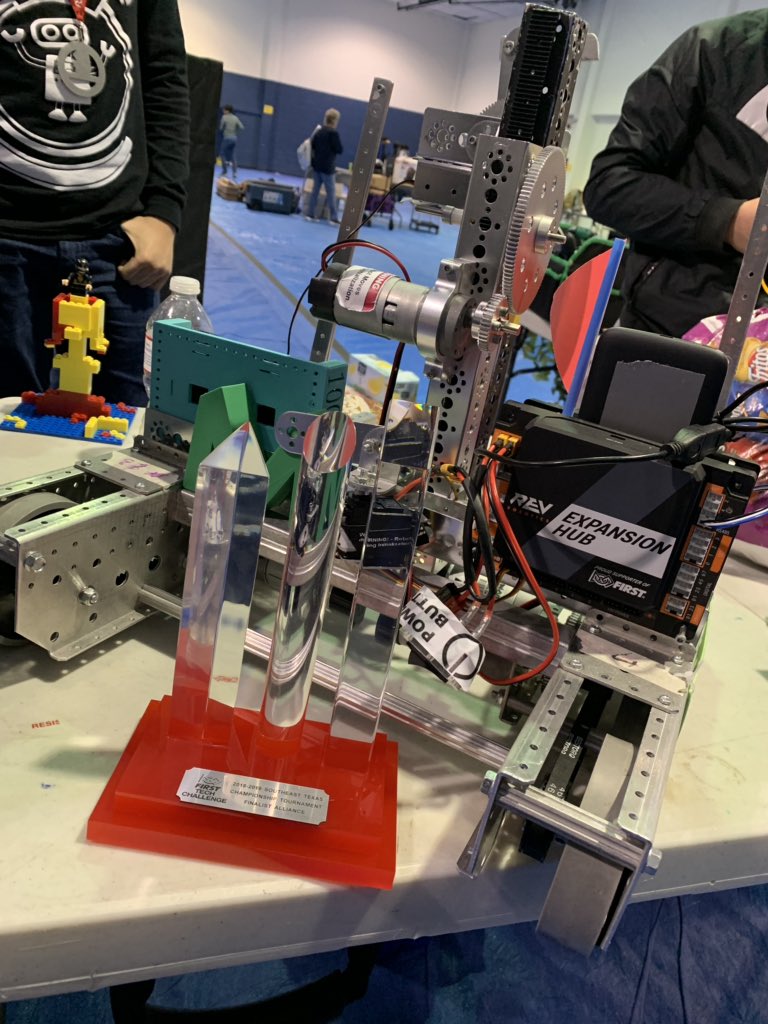 momentumstem's tweet photo. Glad to say we won and will see you guys and FIRST World Championships in Houston, Texas in April 🤖😁 https://t.co/PdRw0nkm6y
