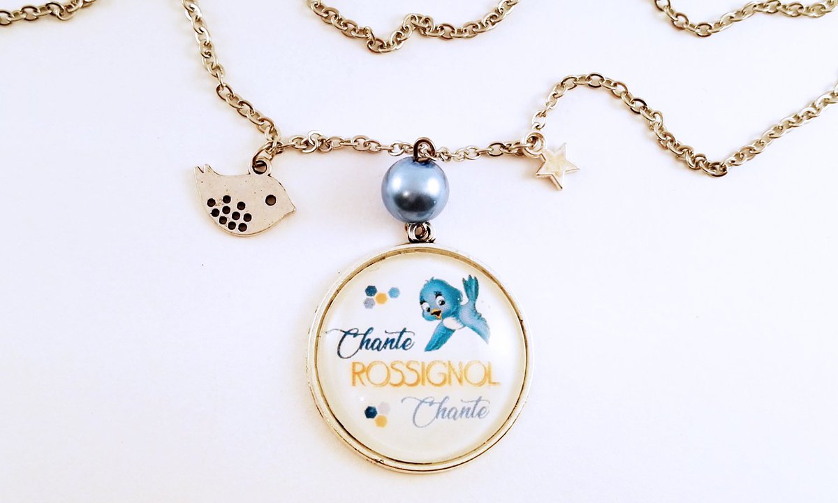 Heroines75's tweet photo. [BIJOU] : On profite des derniers rayons de soleil et on démarre la semaine du bon pied avec ce collier feel-good "Chante Rossignol Chante" maintenant disponible sur la boutique de @Heroines75 🐦#bijou #collier 👉https://t.co/jrbn3xvTUq https://t.co/Oos3EayyxS