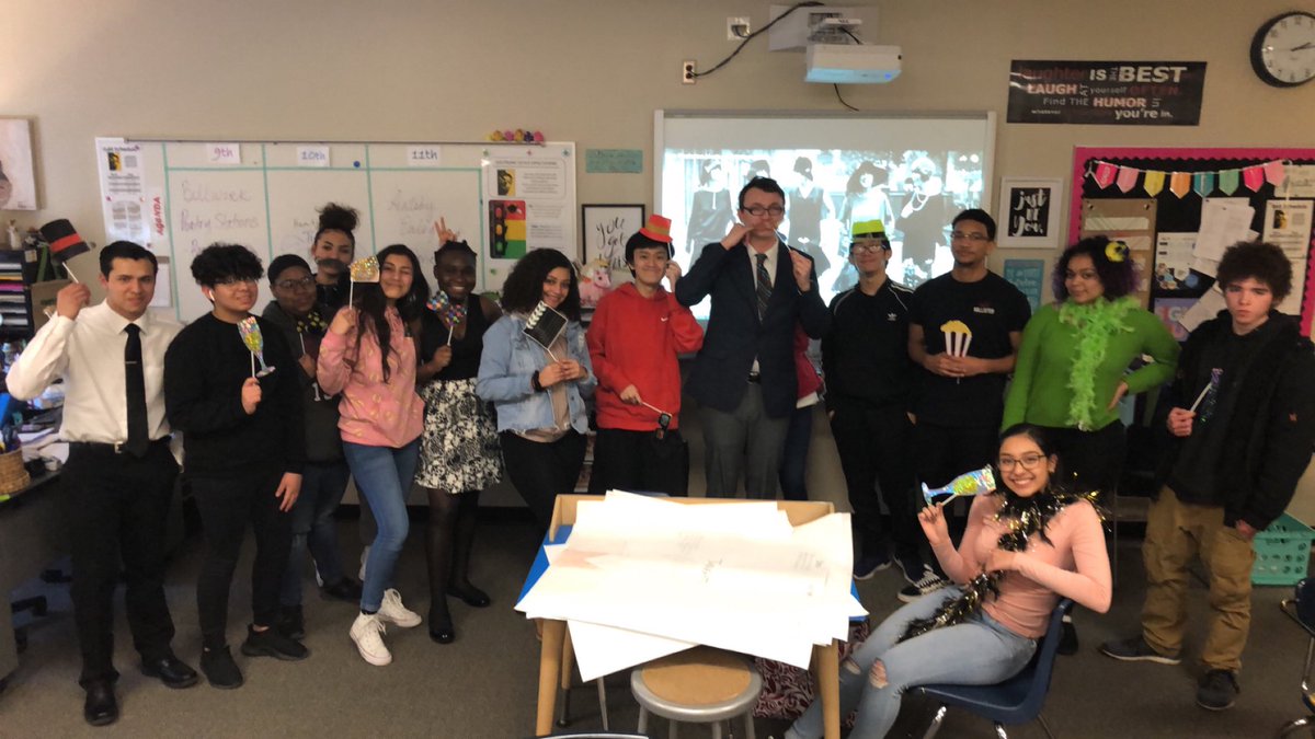 Christiefallin's tweet photo. ⁦@WichitaSEHS⁩ 
Gatsby Celebration in Honors 3! https://t.co/lhkqLzXwiC