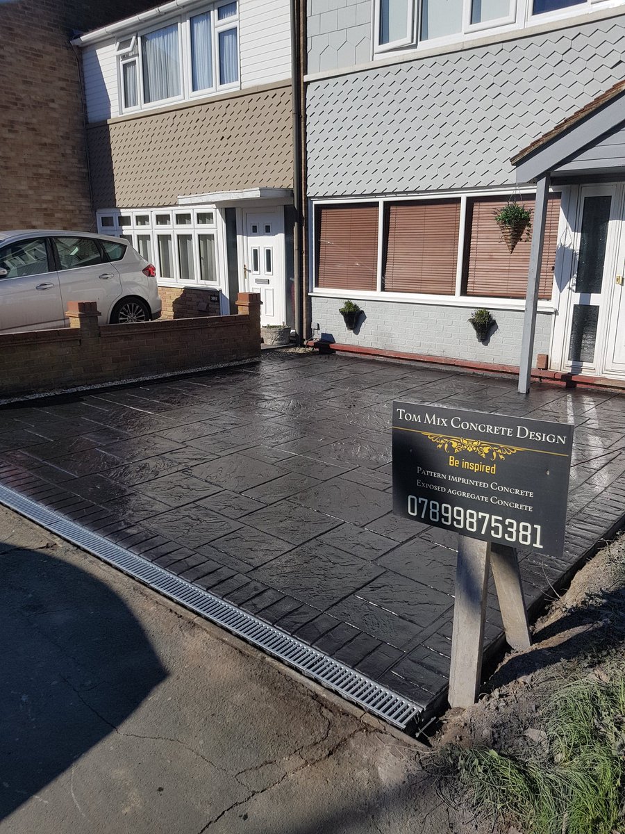 tommixdesign's tweet photo. #patternImprintedconcrete Slate blue Slab print transformation. #Drivewaysessex https://t.co/U8a3Ig8A3o