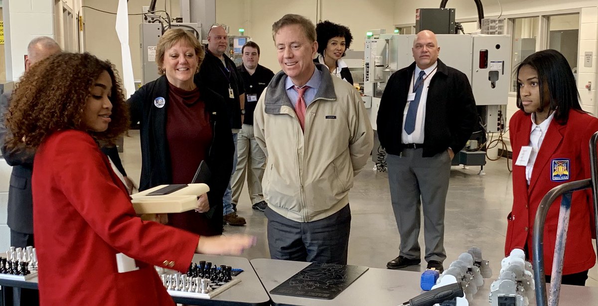 AFTCT's tweet image. Tour of #PrinceTech w/nat&apos;l @AFTUnion prez @RWeingarten &amp;amp; #AFTCT prez @Hochadel_Jan provides @GovNedLamont opp&apos;y to hear 1st-hand from @SVFTUnion members #WorkingTogether w/@CTTechHS admin to provide 21st century #CareerTechEd for students. #CTEMonth @AFT_PE @AFTTeach @EducateCT