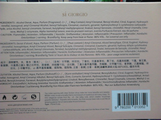طقم برفيوم Si Giorgio Armani 
طقم برفيوم جورج ارمانى حريمى جديد بالعلبة و و الشنطة نفس الماركة 
بيتكون من 
زجاجة برفيوم 100 ملى - شاور جيل 120 ملى - بادى لوشن 120 ملى - تستر 15 ملى 
البيع بسعر الجملة 
Price 350 EGP 
01225753218