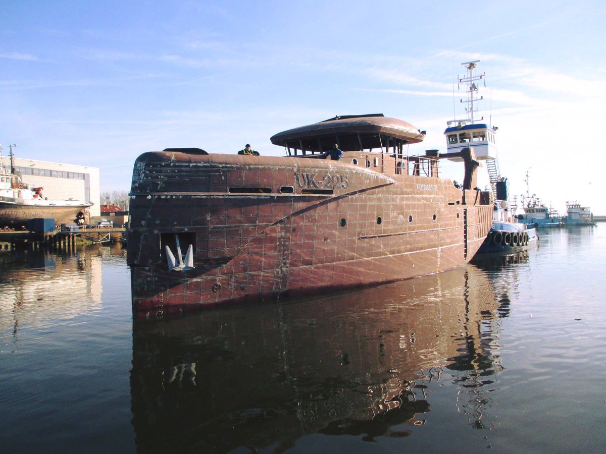 Weer eens een mooi nieuwbouw schip die word afgebouwd op Urk door <a href="/HoekmanSB/">Hoekman Shipbuilding</a> #UK225